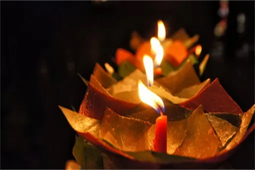 آج آپ کس کے بارے میں سوچ رہے ہیں؟